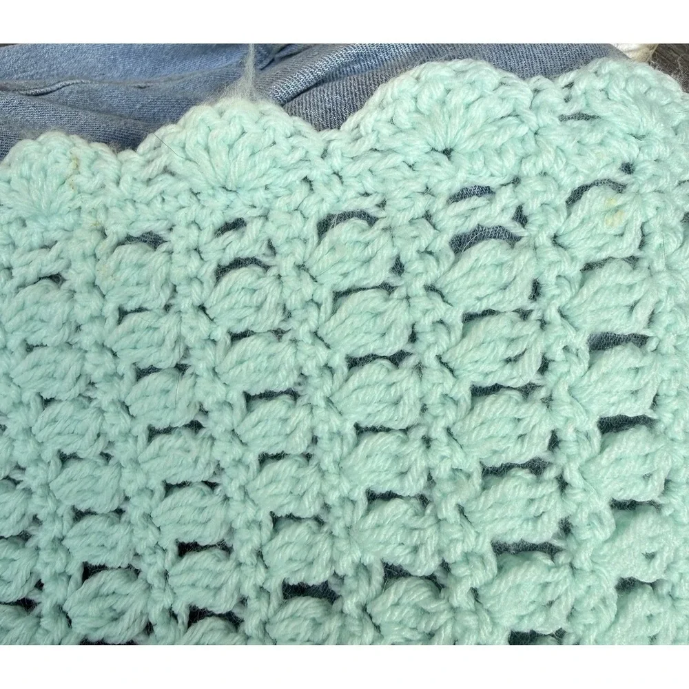 Handmade Crochet Afghan Throw 47x55 Mint Green Puff Stitch Scalloped Edge